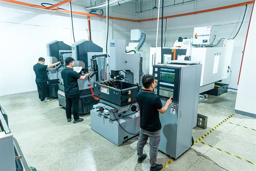 镜面电火花车间